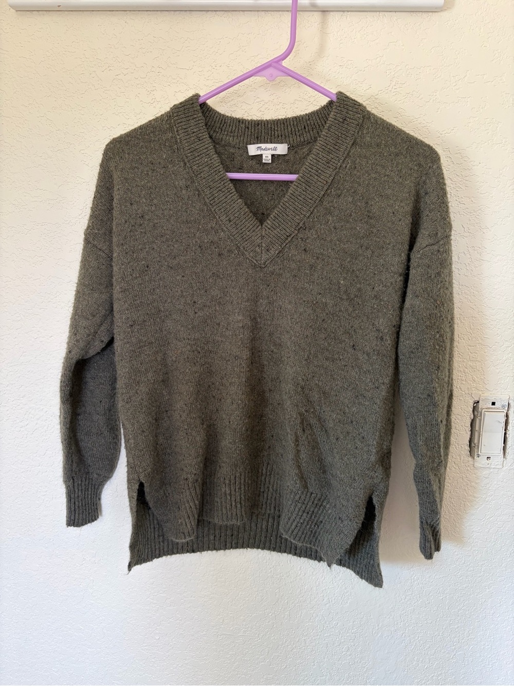Green V neck wool blend madewell sweater size XS fall cozy